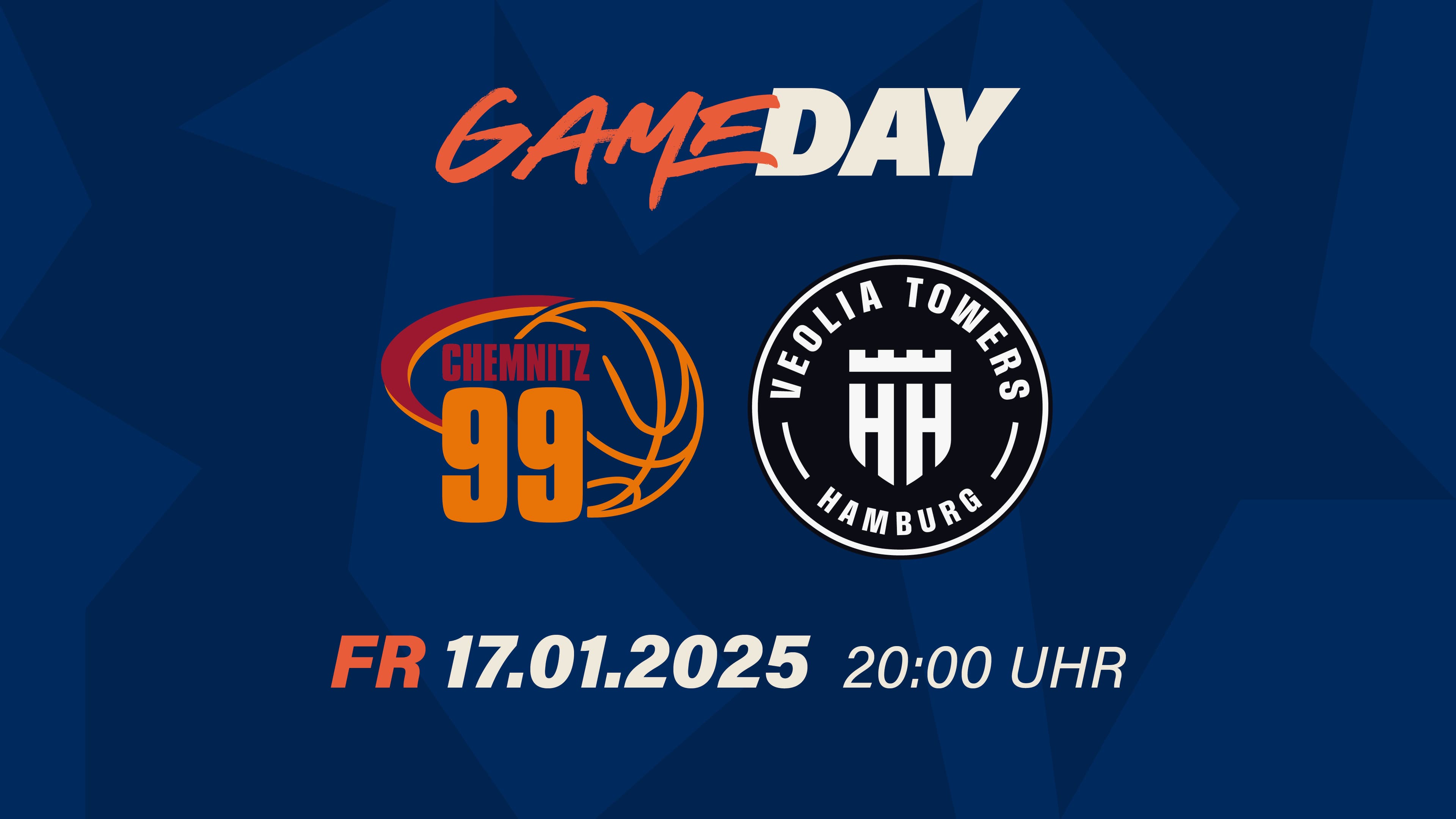 Die besondere Brisanz: Vor knapp sechs Jahren standen sich die NINERS Chemnitz und Veolia Towers Hamburg noch in der ProA gegenüber und kämpften im Halbfinale um den Aufstieg in die easyCredit BBL. Heute haben sich beide Teams in der Liga etabliert und vertreten die Basketball Bundesliga in internationalen Wettbewerben. Das Team aus Hamburg setzte sich im Halbfinale 2019 nicht nur in einer Krimi-Serie über fünf Spiele durch, sondern zog nach dem Aufstieg in den ersten drei Jahren auch zweimal in die Playoffs ein. Mit der Millionenmetropole als Standort rückten die Türme schnell in den Fokus des EuroCups, in dem sie nun seit vier Jahren starten. Chemnitz nahm 2020 ein Jahr nach dem verlorenen Halbfinale den Weg ins Oberhaus und läuft den Hanseaten aktuell den Rang ab. Während Hamburg die letzten beiden Postseasons verpasste, war das Team aus Sachsen beide Male dabei und 2024 nur einen Sieg vom Finale um die Deutsche Meisterschaft entfernt. Im Europapokal starteten die NINERS zunächst im FIBA Europe Cup, gewannen diesen letztes Jahr sensationell und standen deshalb nun in der Champions League. Auch in der Tabelle steht es um die Sachsen gerade besser: Chemnitz ist Sechster, Hamburg liegt auf dem 13. Rang.