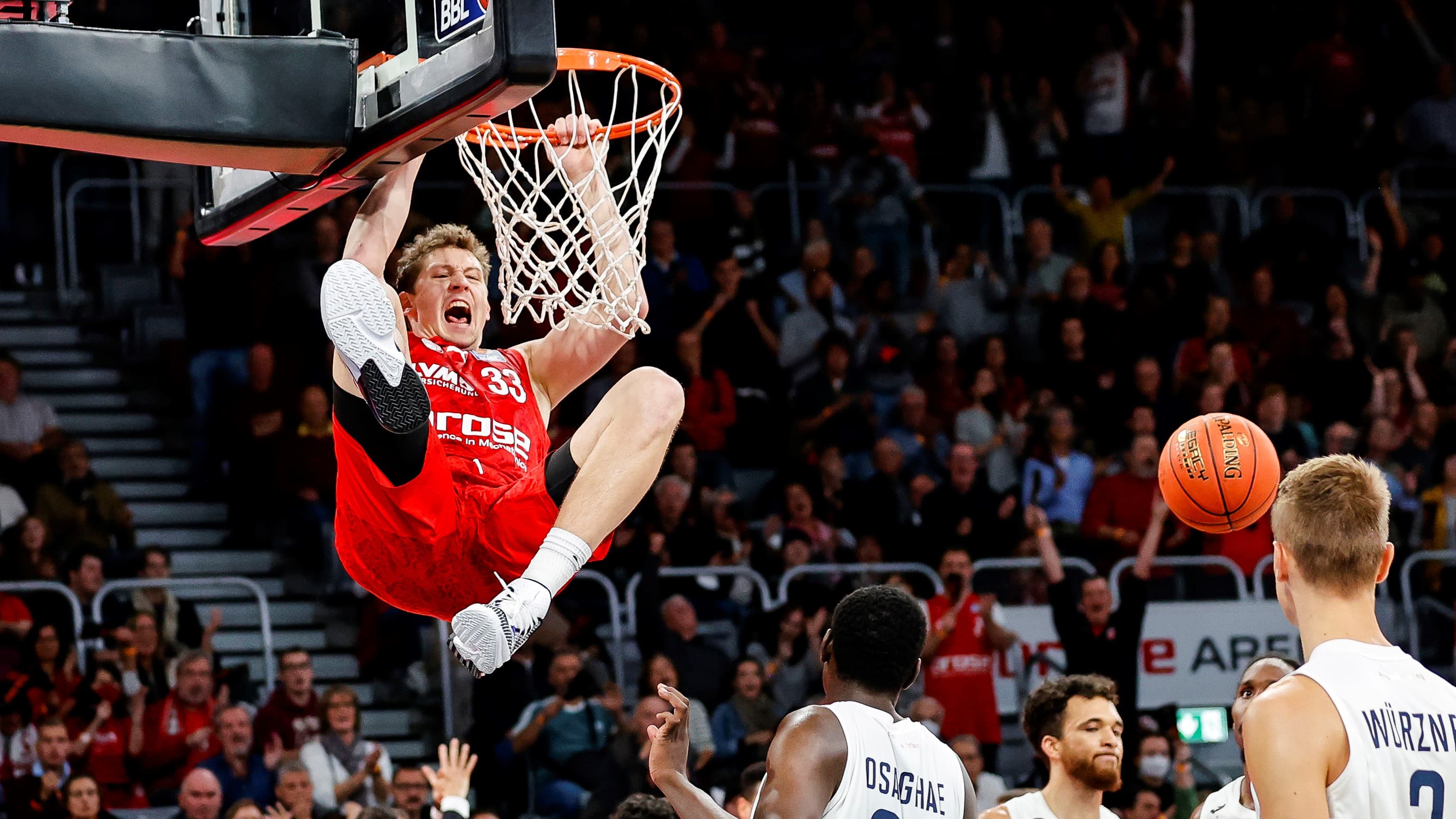 Brose Bamberg ist nach vier Spieltagen der einzige noch ungeschlagene Club der Liga: Im Duell um die alleinige Tabellenführung bezwingen die Oberfranken den Aufsteiger aus Heidelberg mit 72:68.