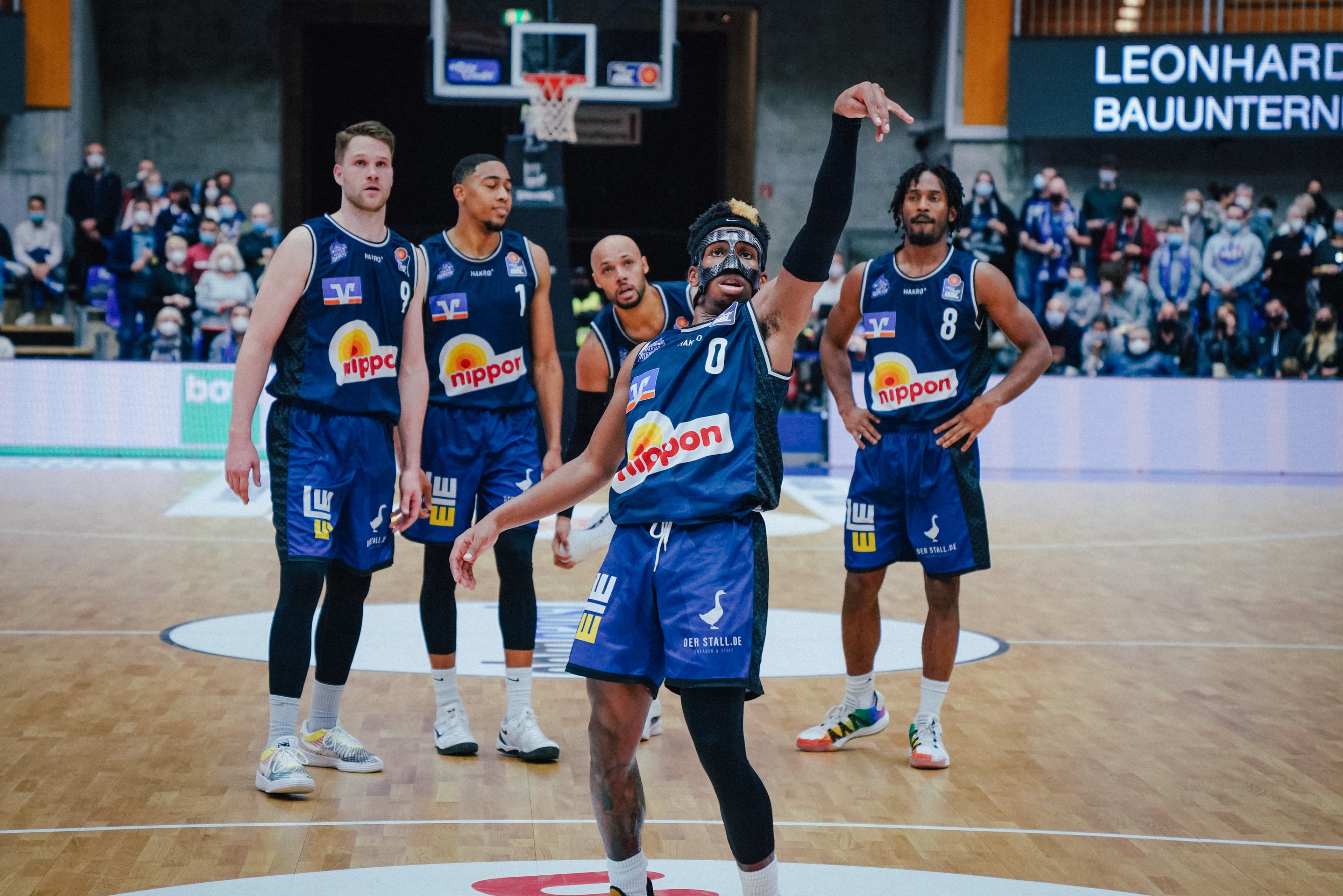 Seit drei Jahren verzaubern die HAKRO Merlins Crailsheim sich und ihre Fans. Über den Status der Überraschungsmannschaft sind die Hohenloher längst hinaus. Nun steht Crailsheim erstmals im TOP FOUR und so kurz vor einem Titelgewinn wie noch nie zuvor. 