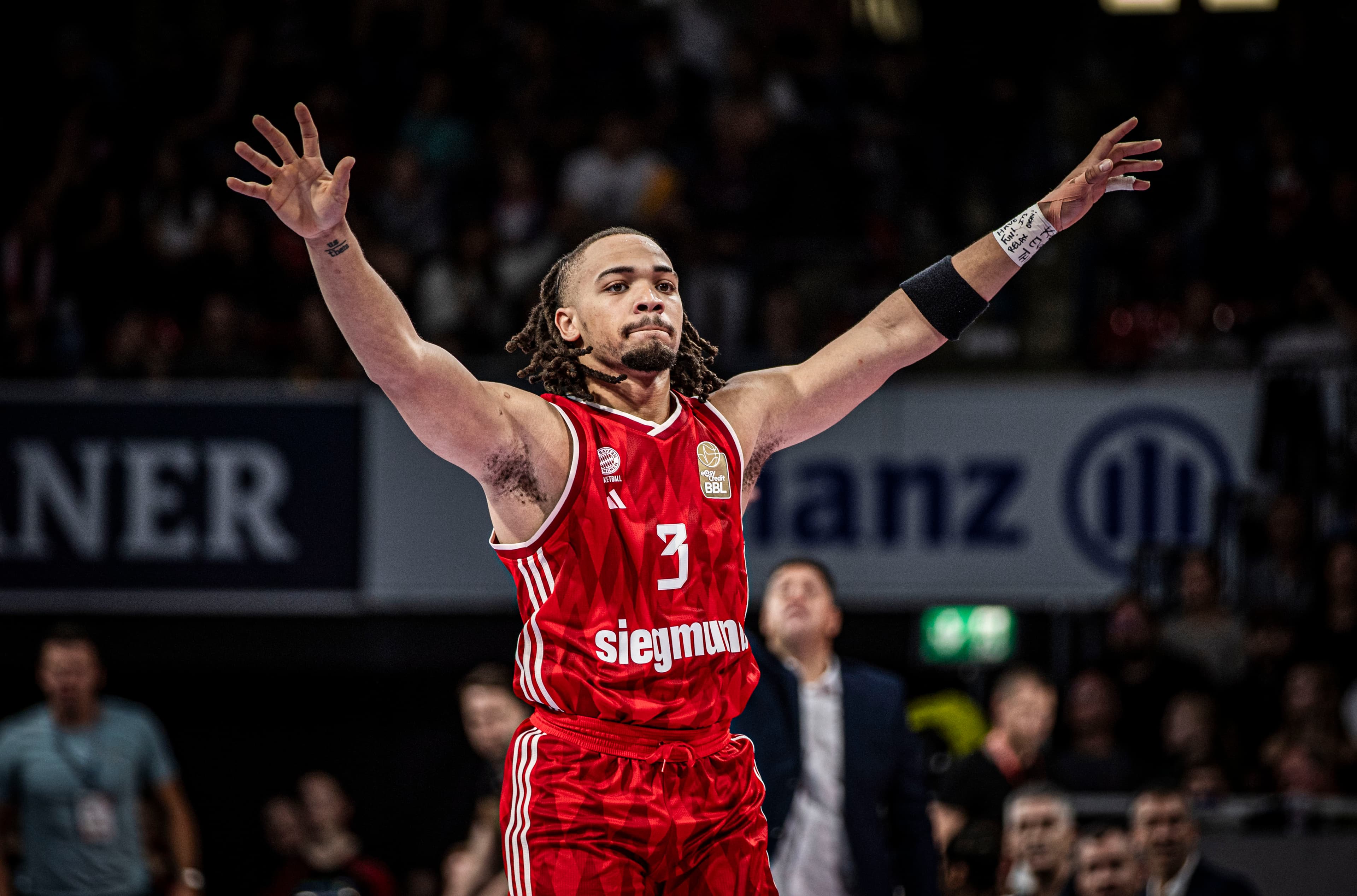 ALBA BERLIN, den Veolia Towers Hamburg und den NINERS Chemnitz. Das Highlight bildet aber das Gastspiel der Münchener Bayern im Spitzenspiel der Turkish Airlines EuroLeague bei Fenerbahce Istanbul. 