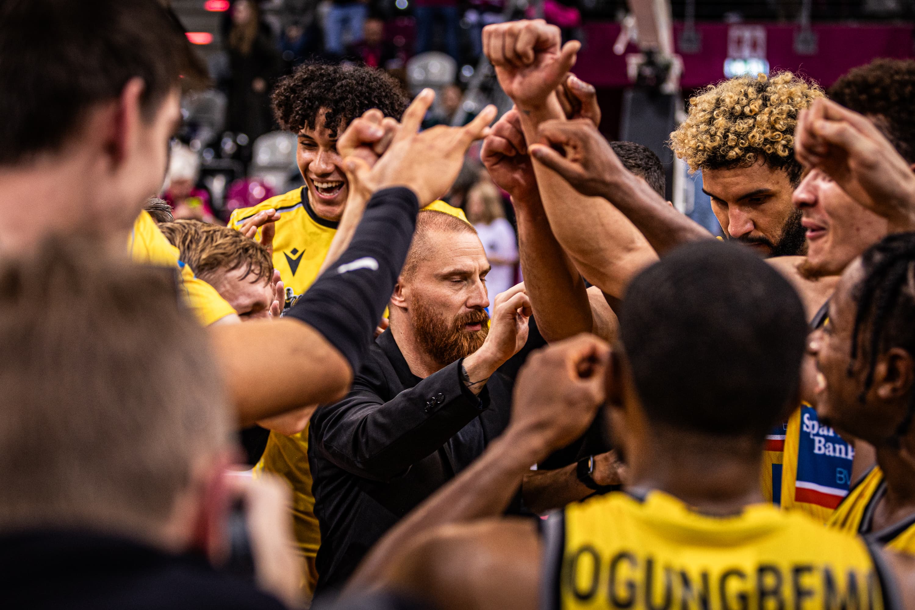 Am Mittwoch stehen im FIBA Europe Cup die ersten Entscheidungen der neuen Europapokalsaison an. Nur 16 von 40 Clubs erreichen in diesem Wettbewerb die zweite Runde. Sind Ludwigsburg und Braunschweig dabei? Nicht ganz so brisant, aber natürlich trotzdem wichtig sind die Spiele von Ulm im EuroCup, von Bonn in der Champions League und von Bamberg in der ENBL.