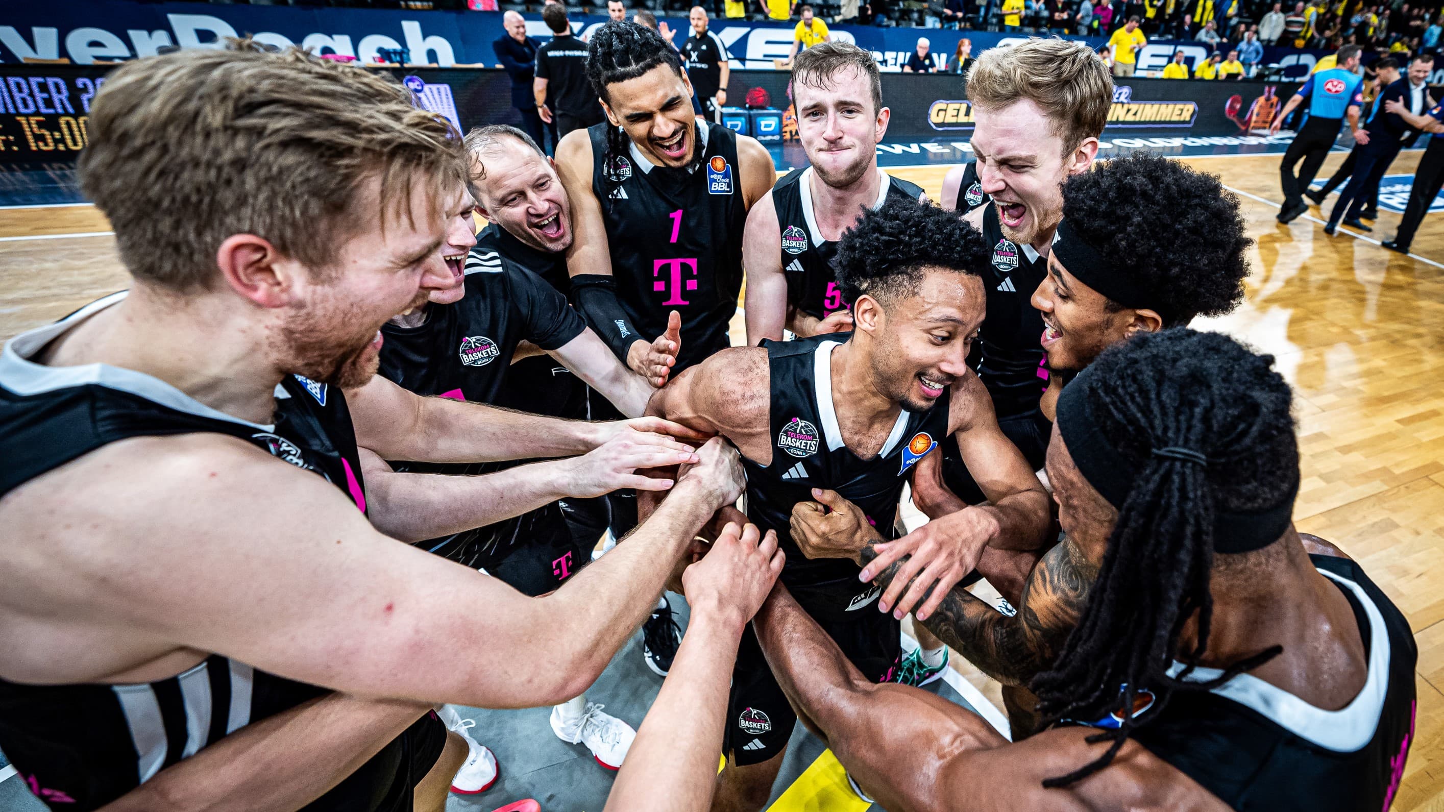 It takes something special to overshadow the German BBL Cup Quarter-Finals and that is exactly what Darius McGhee provided with a magical 44 points in Telekom Baskets Bonn’s shocking comeback victory in a Round 3 makeup game. Meanwhile, the German Cup TOP FOUR is set with SYNTAINICS MBC to face FC Bayern Munich in their first-ever appearance while SKYLINERS take on Bamberg Baskets. 