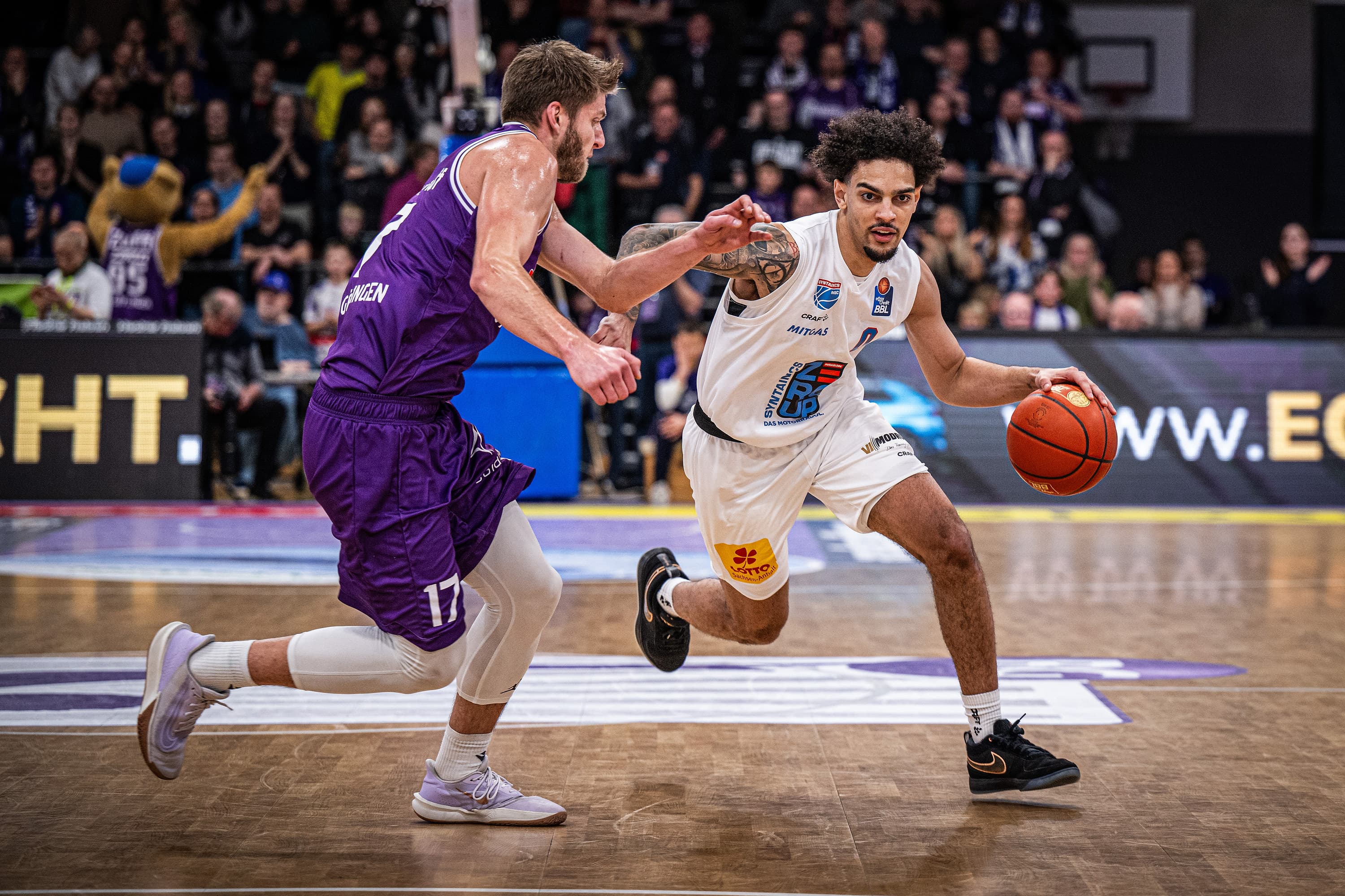 SYNTAINICS MBC defeated BG Göttingen for the second time in seven days - this time with much less drama - as they rolled to a 94-80 victory on the road. Wolves, who needed a buzzer-beater dunk to win last week 93-91 at home, pulled away for good in the second quarter for a 9-8 record. Janis Gailitis’ team has won two straight following a three-game losing streak to stay in the running for the post-season. Michael Devoe scored a career high 35 points off the bench and Charles Callison had 16 points and 6 assists. Göttingen could not give new head coach Mikko Riipinen his first victory in his home debut as they fell to 1-14 with seven straight losses. Tra Holder had 23 points in the loss and Demajeo Wiggins added 12 points and 10 rebounds for his seventh double-double.